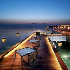 Farol solar LED estilo retro luz cálida 2200k 7